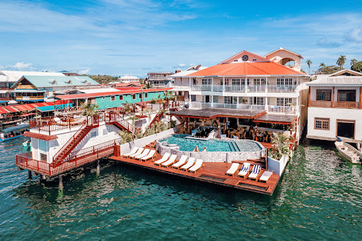Tropical Suites Hotel